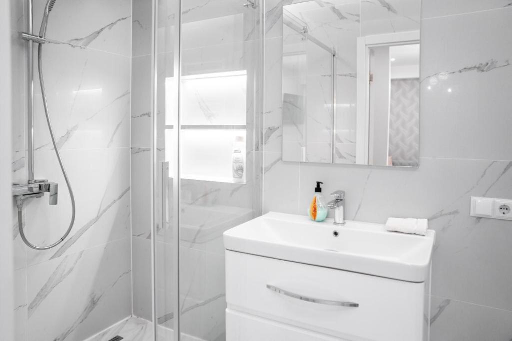 Glass New Apartments Ultracentral Κισινάου Εξωτερικό φωτογραφία